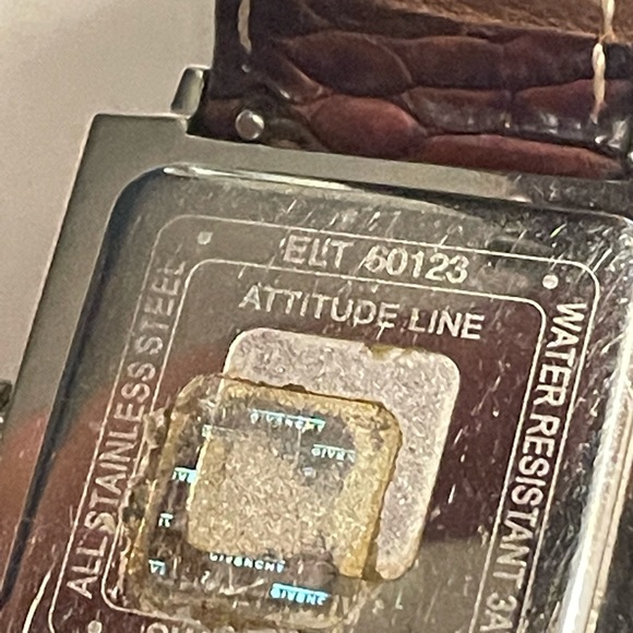 GIVENCHY PARIS Attitude Line Mother Of Pearl dial Watch. - Picture 11 of 12